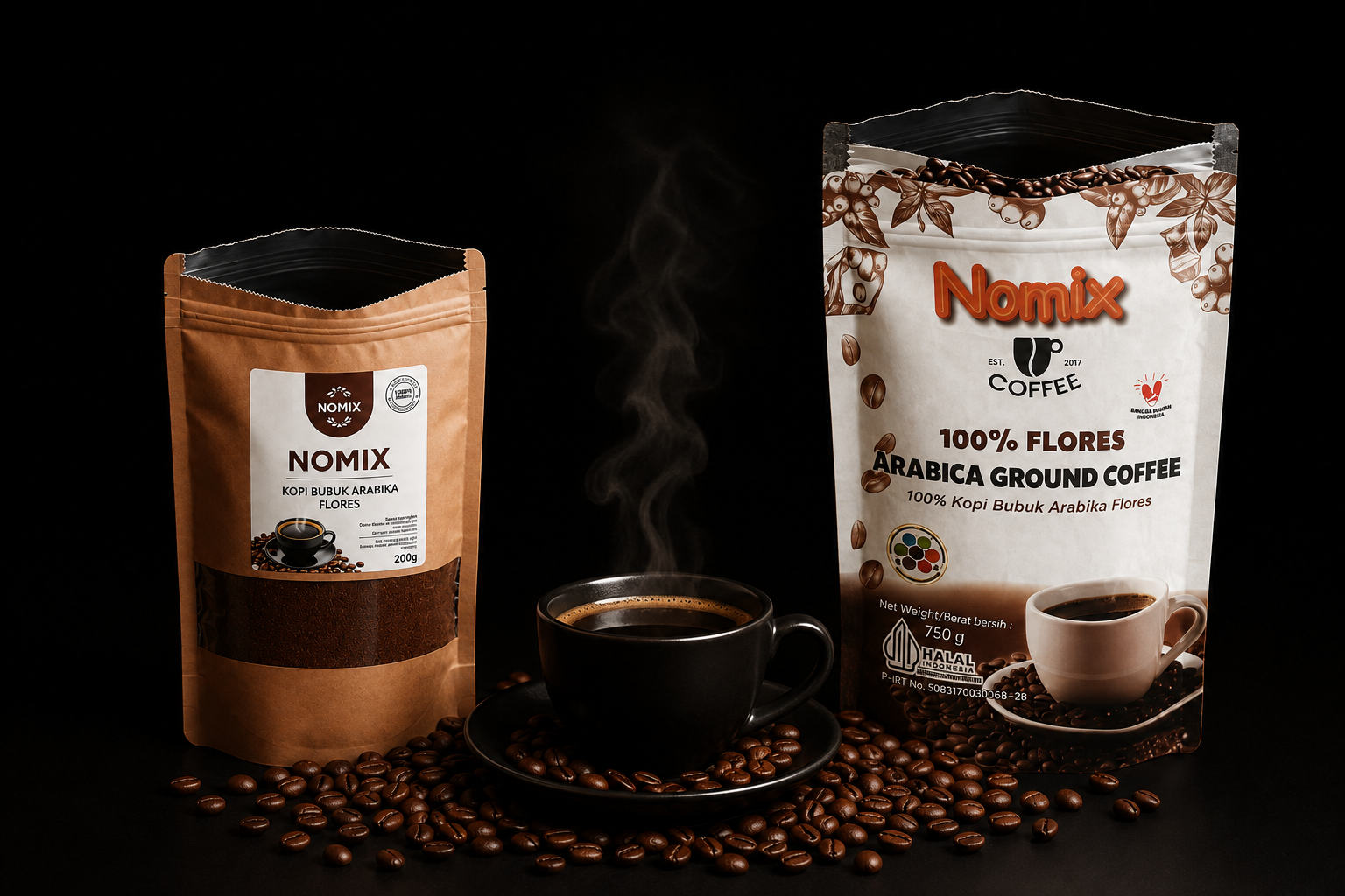 Dua kemasan Nomix terbuka mengapit cangkir kopi hitam beruap, dengan biji kopi tersebar di sekitar alas cangkir